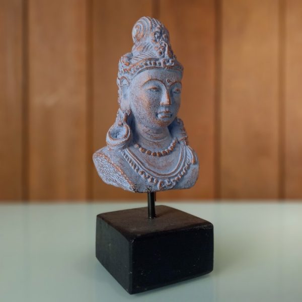 Goddess Sri Statue – 20cm Table Decoration - Image 3
