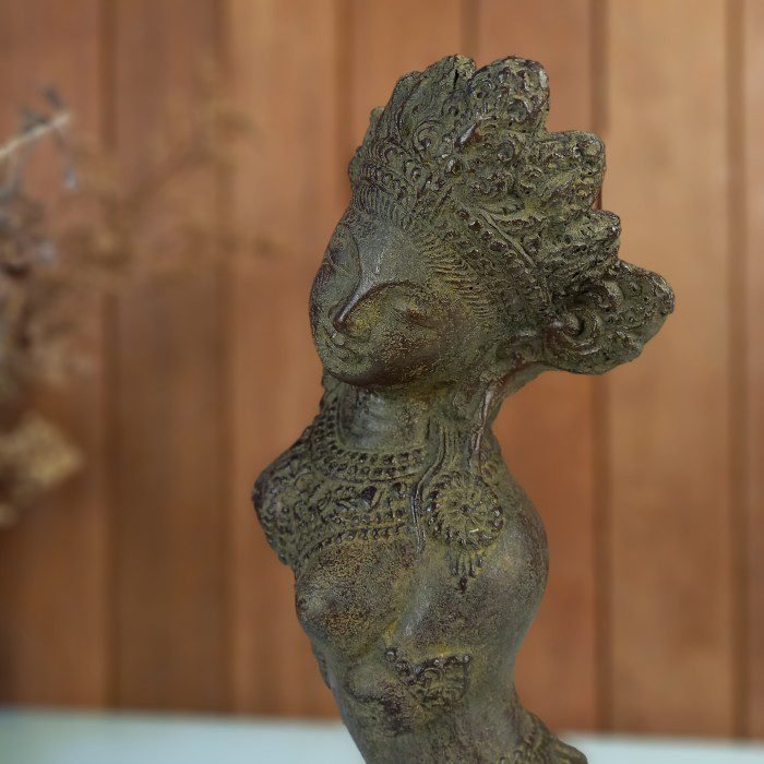 Bali Dancer Figurine 40cm Tari Pendet Antique Stone Sculpture on Square Base – Cultural Art from Bali - Image 6