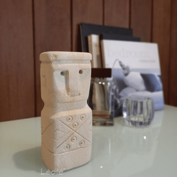 Primitive Statue Katoda Sumba Traditional House - Paras Stone - Image 3