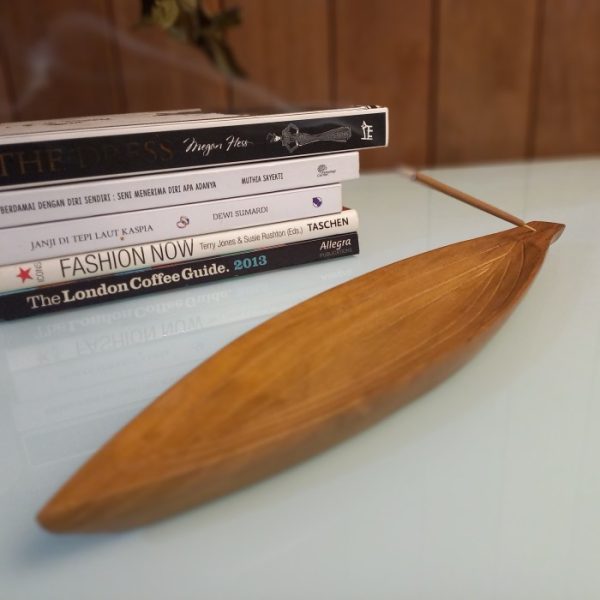 Teak Wood Incense Stick Holder – Leaf Motif Hand-Carved Room Fragrance Accessory - Image 3