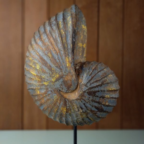 Antique Blue & Gold Sea Shell Statue – Unique Hand-Carved Table Decor from Bali - Image 4