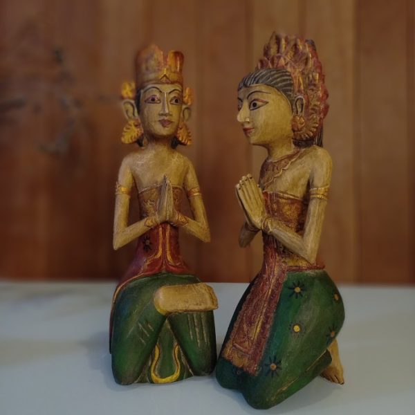 Balinese Wedding Couple Statue - Image 3