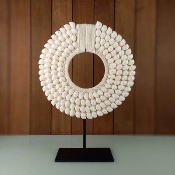 Bohemian Table Decor – Papua Ring Buteng White Necklace - Image 3