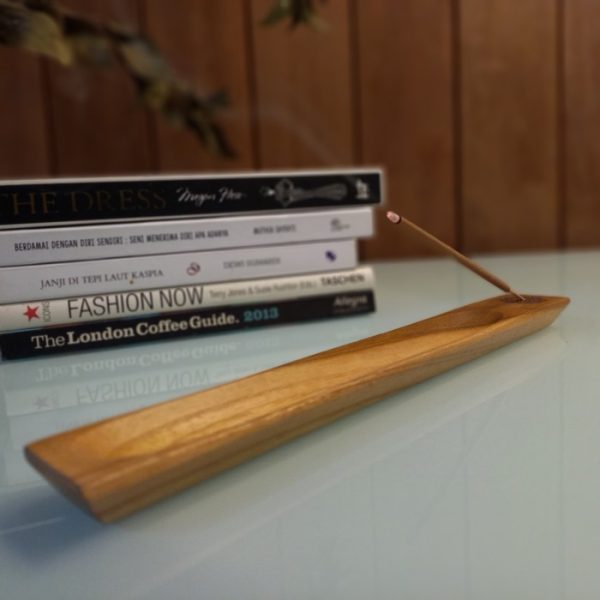 Recta Mini Incense Stick Holder 25cm Teak Wood Aromatherapy Burner with Clear Finish - Image 3
