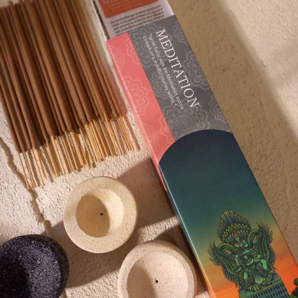 White Stone Meditation Aromatherapy Incense Set - Image 3