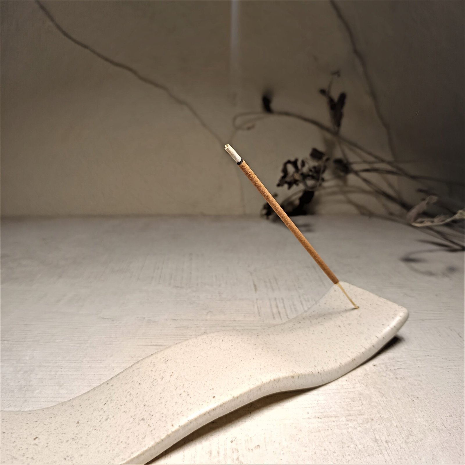 Tempat Dupa Keramik Handmade Bali | Zen Incense Holder Gelombang Minimalis - Image 8